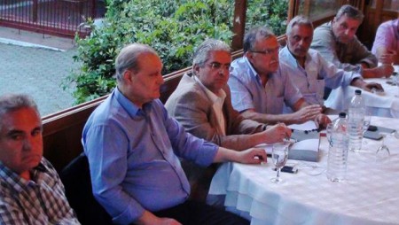 Συνάντηση με Οργάνωση Τρίπολης ΚΙΝΗΜΑΤΟΣ Δημοκρατών Σοσιαλιστών, ως συμμετέχων σε κεντρικό Κλιμάκιο του Κινήματος -στο κέντρο της φωτο αριστερά (αριστερά μου στη φωτό ο πρώην Α΄Αντιπρόεδρος της Βουλής, Γρηγόρης Νιώτης), 7/5/15